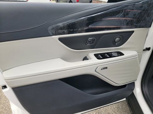 New 2026 Lincoln Nautilus Premier w/ Equipment Group 102A image 8