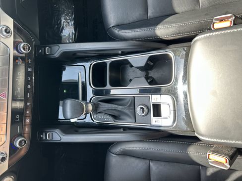 Used 2024 Kia Telluride S w/ S Sunroof Package FWD image 24