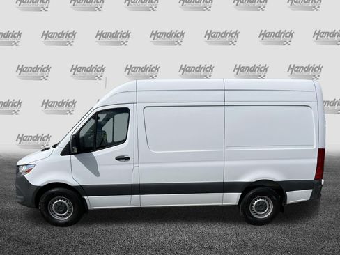 Used 2022 Mercedes-Benz Sprinter 2500 image 6