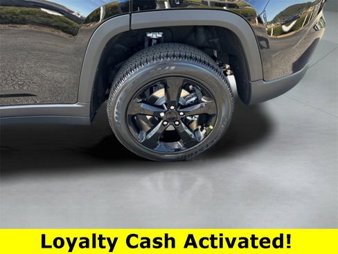 New 2025 Jeep Grand Cherokee Laredo image 25