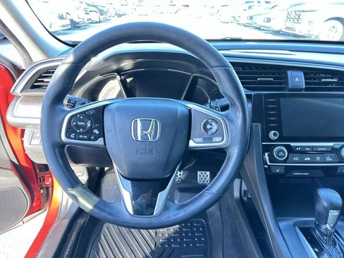 Used 2019 Honda Civic Touring image 17