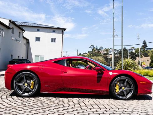 Used 2013 Ferrari 458 Italia Coupe RWD image 3
