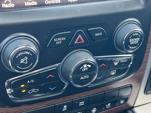 Used 2017 RAM 1500 Laramie w/ Convenience Group image 25