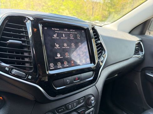 Used 2020 Jeep Cherokee Limited AWD/4WD image 9