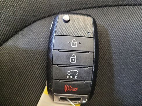 Used 2019 Kia Soul + FWD image 32