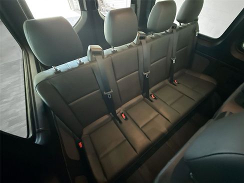 Used 2022 Mercedes-Benz Sprinter 2500 image 23