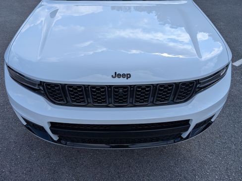 Used 2024 Jeep Grand Cherokee L Summit w/ High Altitude Package AWD/4WD image 12