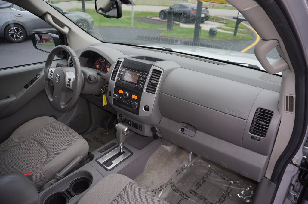 Used 2014 Nissan Frontier SV w/ SV Value Truck Package AWD/4WD image 27