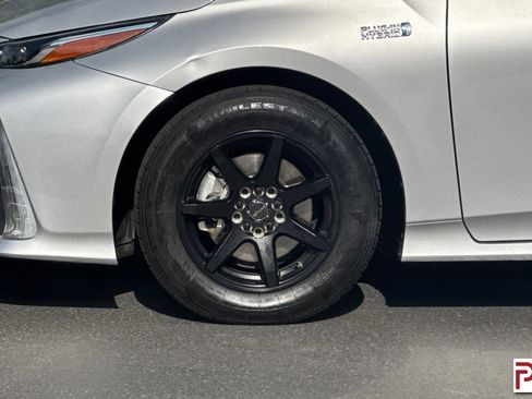 Used 2021 Toyota Prius Prime XLE FWD image 33