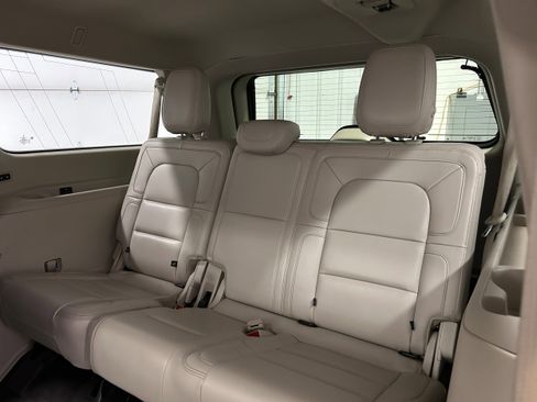Used 2021 Lincoln Navigator L Reserve w/ Luxury Package image 30