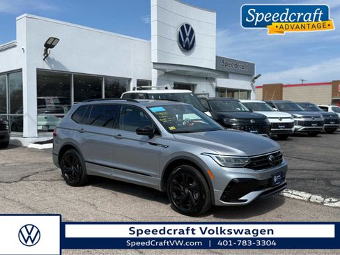 Certified 2024 Volkswagen Tiguan SE R-Line image 1