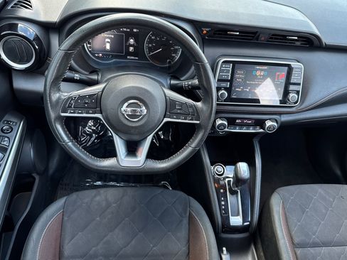 Used 2020 Nissan Kicks SR image 14