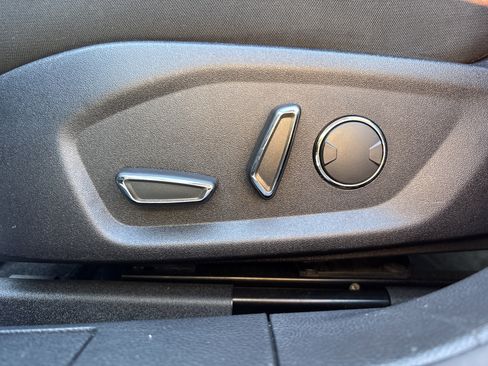 Used 2017 Ford Fusion SE image 12