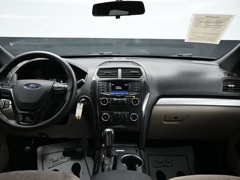 Used 2019 Ford Explorer FWD image 12