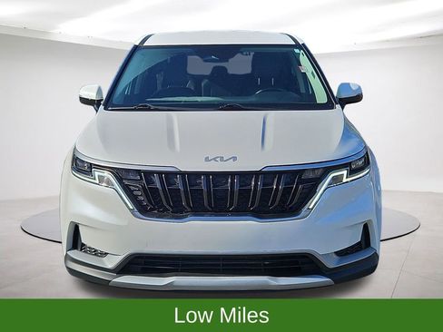 Used 2024 Kia Carnival LX image 2
