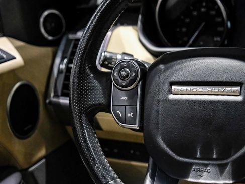 Used 2017 Land Rover Range Rover Sport HSE AWD/4WD image 18