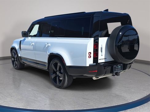 New 2025 Land Rover Defender 130 X-Dynamic SE image 7