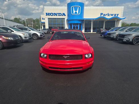 Used 2007 Ford Mustang Deluxe RWD image 8