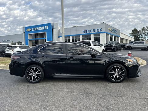 Used 2024 Toyota Camry SE w/ Convenience Package image 11