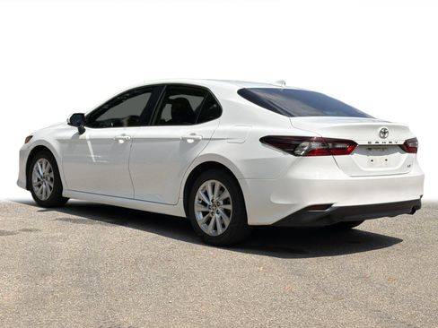Used 2024 Toyota Camry LE FWD image 22