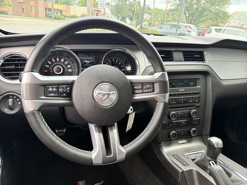 Used 2014 Ford Mustang GT Premium w/ Comfort Package RWD image 13