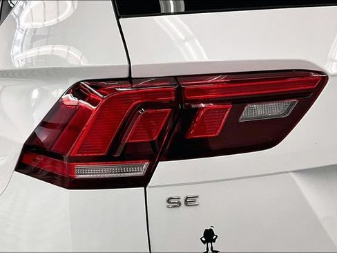 Used 2023 Volkswagen Tiguan SE R-Line FWD image 36