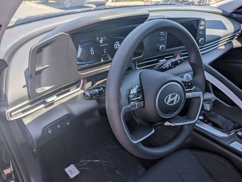 New 2026 Hyundai Elantra SE FWD image 15
