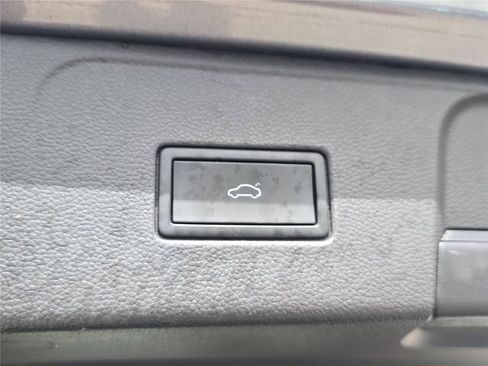 Used 2023 Volkswagen Atlas SE w/ Panoramic Sunroof Package FWD image 35
