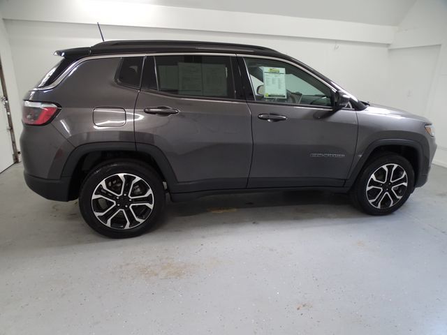 Certified 2023 Jeep Compass Limited w/ Sun and Sound Group AWD/4WD image 24
