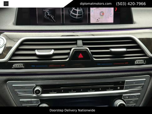 Used 2018 BMW 740i image 31