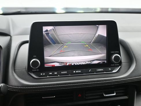 Used 2024 Nissan Rogue SV FWD image 13