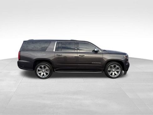 Used 2018 Chevrolet Suburban Premier image 12