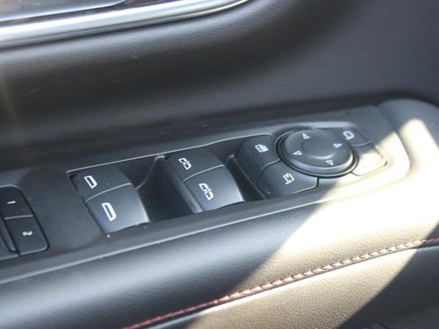 Used 2021 Chevrolet Suburban RST w/ Luxury Package image 14