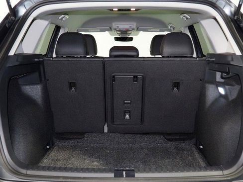 Used 2024 Volkswagen Taos SE image 34