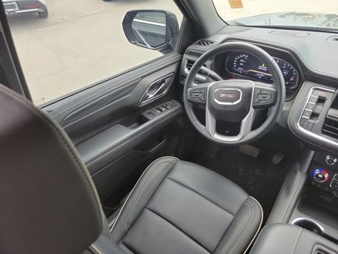 Used 2024 GMC Yukon XL SLT w/ SLT Luxury Package AWD/4WD image 15