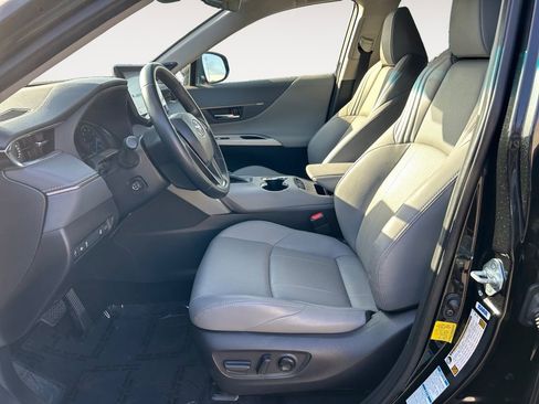 Used 2021 Toyota Venza XLE w/ Softex Package AWD/4WD image 6
