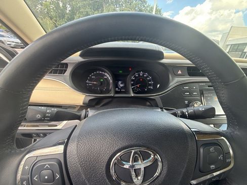 Used 2016 Toyota Avalon Limited w/ Toyota Safety Sense Package FWD image 19