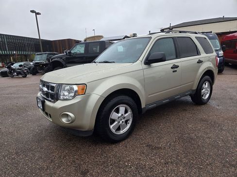 Used 2012 Ford Escape XLT AWD/4WD image 4