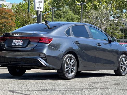 Used 2024 Kia Forte LXS w/ LXS Technology Package FWD image 4