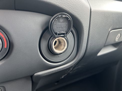 Used 2022 Nissan Frontier SV w/ Technology Package image 25