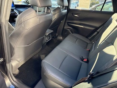 Used 2023 Toyota Venza Limited image 24