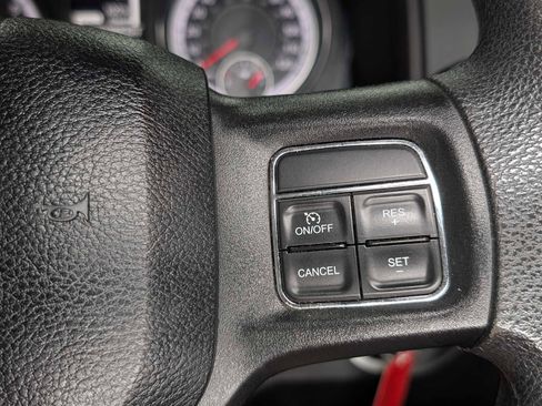 Used 2018 RAM 2500 SLT image 31