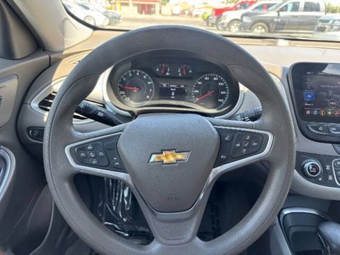 Used 2022 Chevrolet Malibu LT FWD image 15