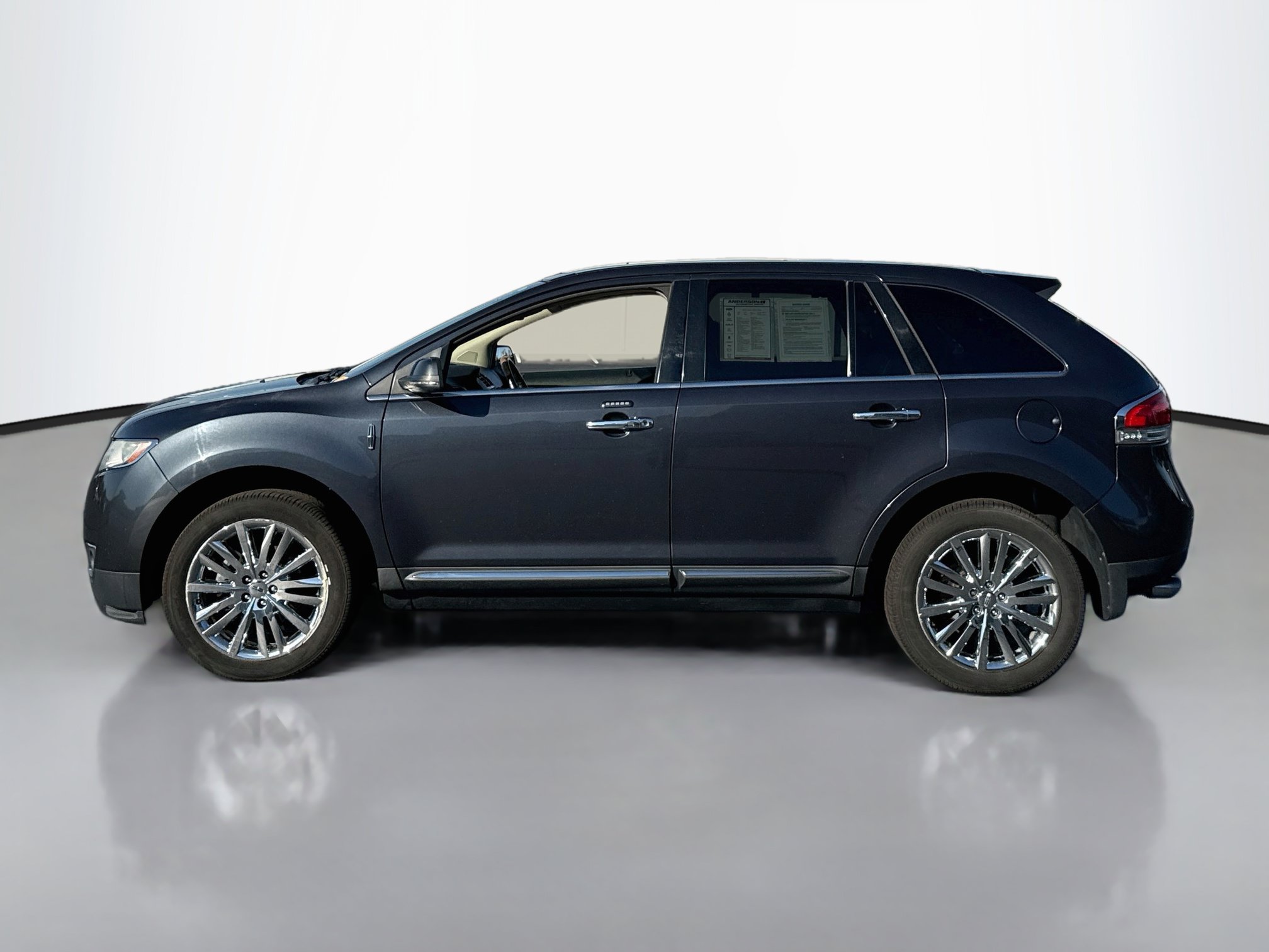 Used 2013 Lincoln MKX AWD image 4