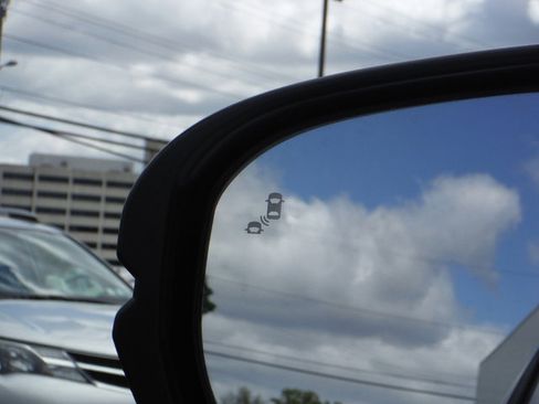 Used 2023 Honda HR-V EX-L image 31