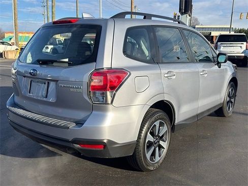 Used 2017 Subaru Forester 2.5i w/ Alloy Wheel Package image 5