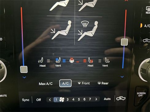 Used 2023 RAM 2500 Limited image 32