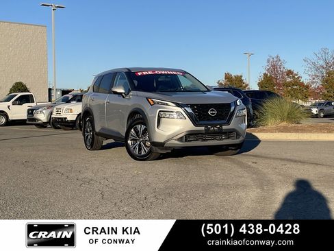 Used 2023 Nissan Rogue SV image 1