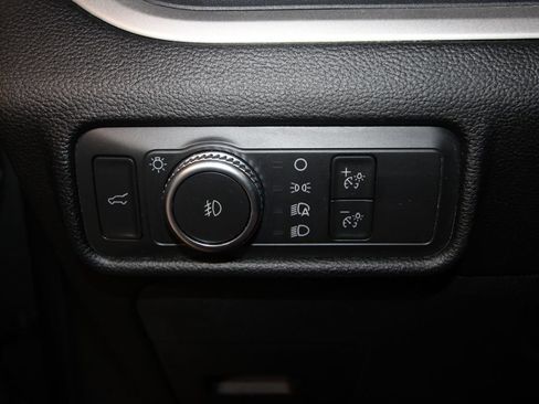 Used 2022 Ford Explorer XLT w/ Equipment Group 202A RWD image 9