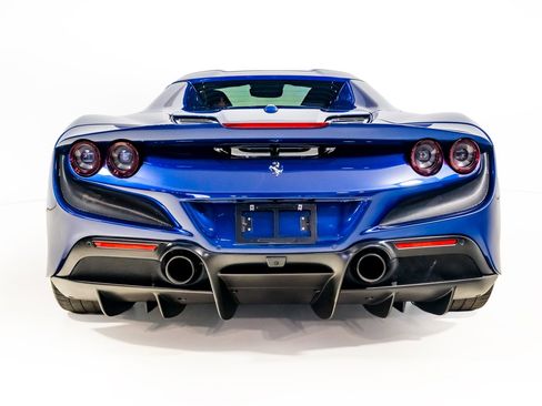 Used 2023 Ferrari F8 Tributo image 8